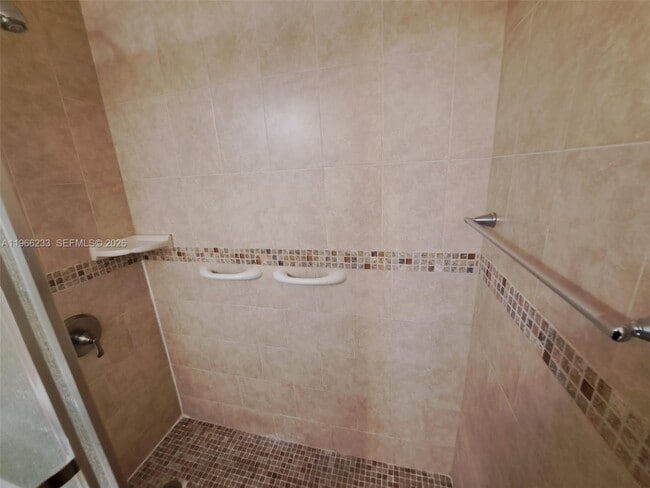 Building Photo - 5100 SW 90th Ave