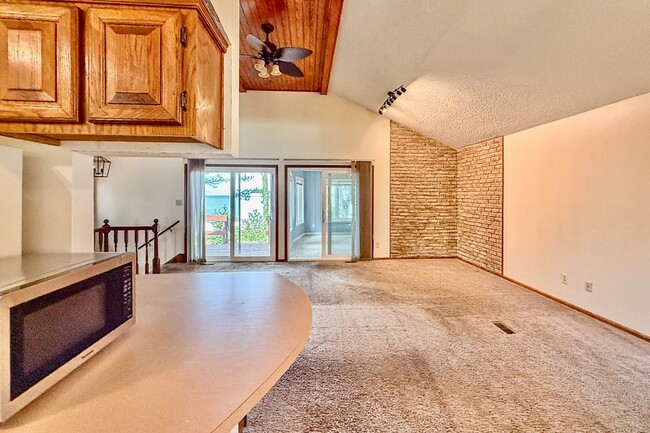 Building Photo - 12182 Heron Dr