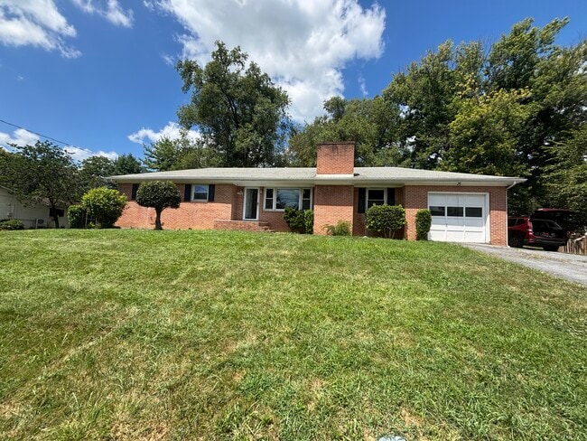 Building Photo - 142 Tammy Ln