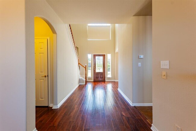 Building Photo - 9329 Castle Pines Dr