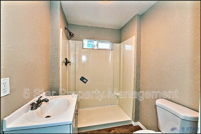 Building Photo - 615 Arizona Ave