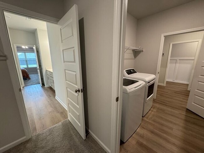 Building Photo - Extra Square footage, Mountain Views