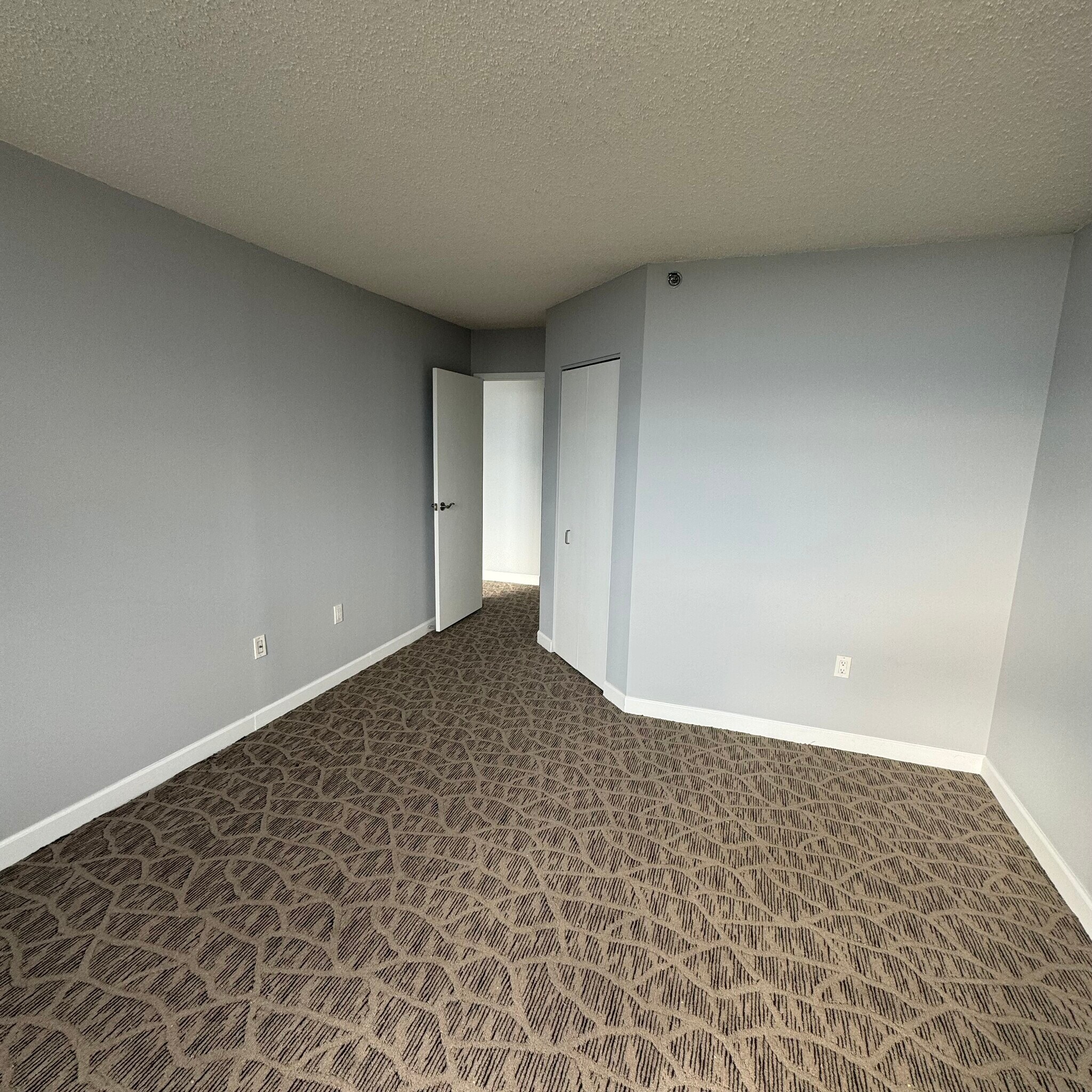 Building Photo - 250 E Harbortown Dr