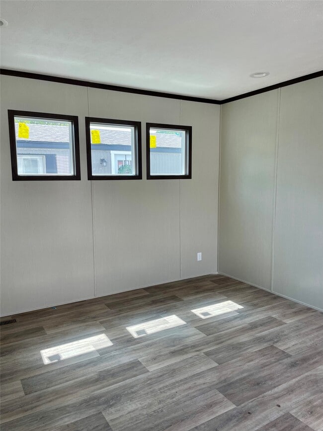 Building Photo - 720 S Shanks St