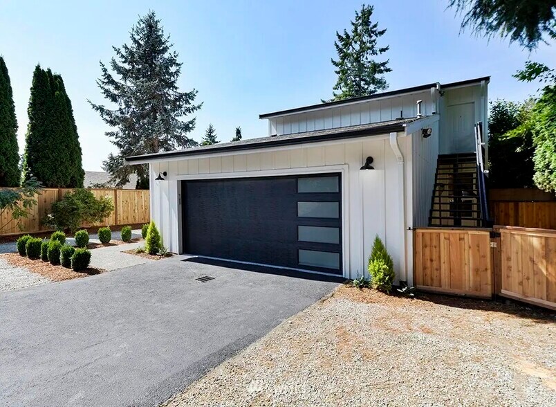 Primary Photo - 9512 Randall Dr