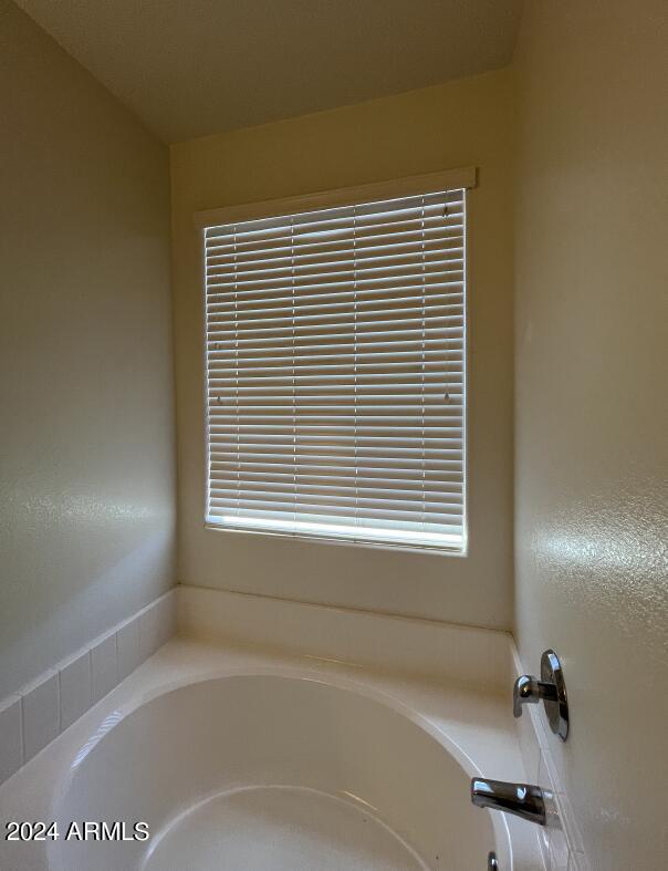 Building Photo - 4135 E Bellerive Dr