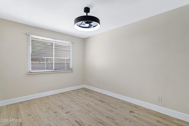 Building Photo - 3921 S Kenneth Pl