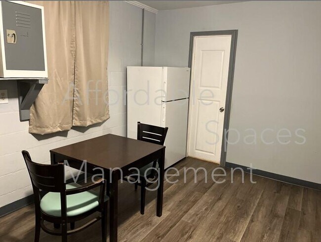 Building Photo - 3535 Brookdale Ave