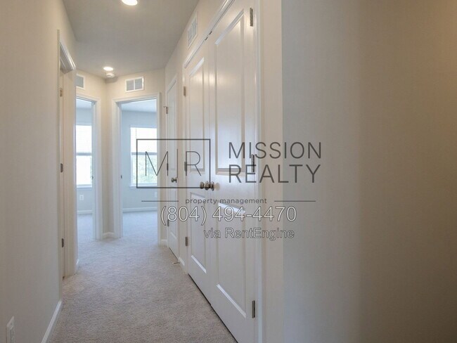 Building Photo - 8756 Whitman Dr
