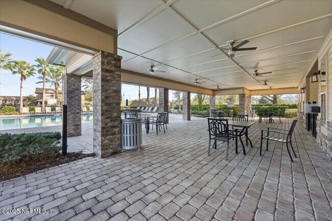 Building Photo - 7023 Buroak Ct