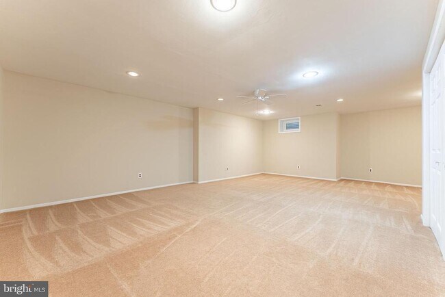 Building Photo - 11 Chateau Cir
