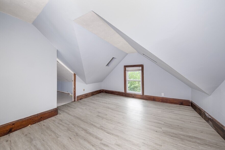 Building Photo - 138 Brown St