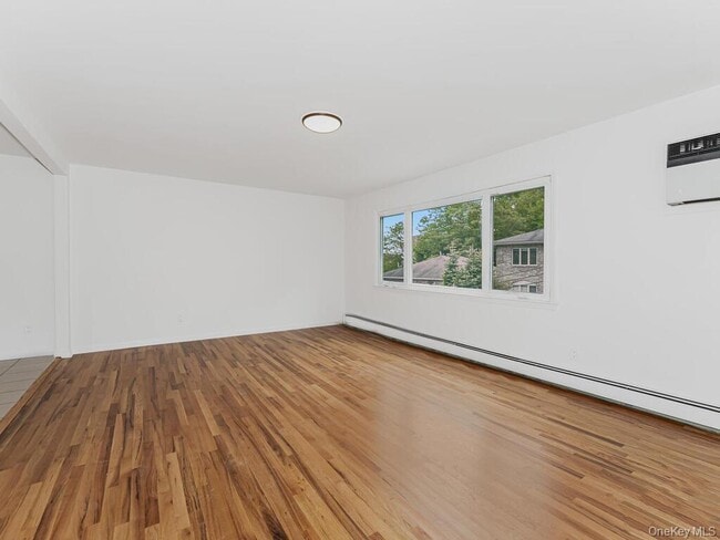 Building Photo - 131 Huntsbridge Rd