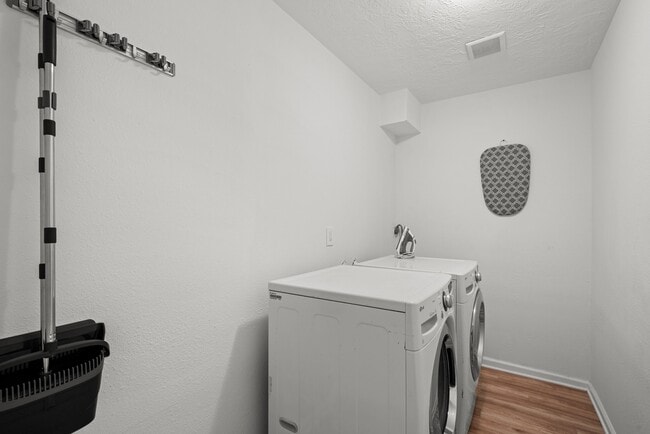 Building Photo - 2523 Village Oak Dr.