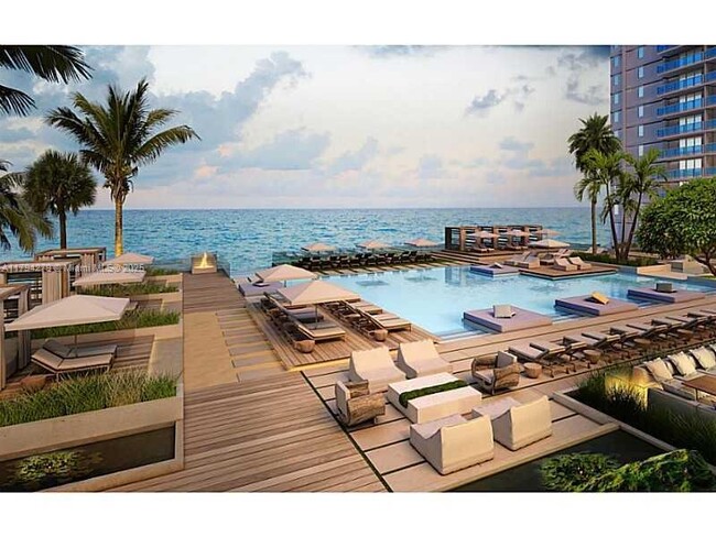 Primary Photo - 2301 Collins Ave
