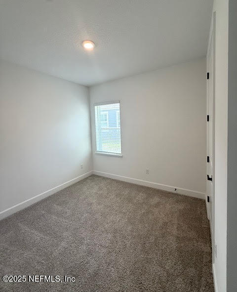 Building Photo - 207 Chalet Ct