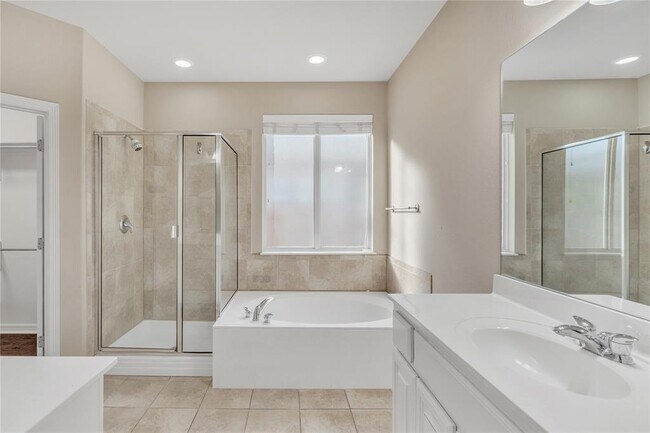 Building Photo - 4204 Fairmeadow Dr