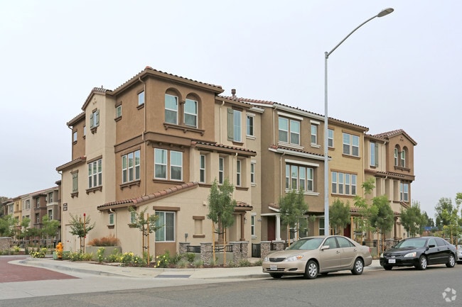 Building Photo - Hideaway