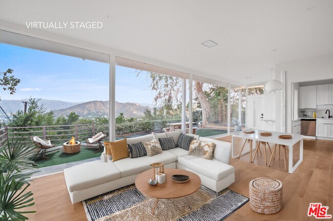 Building Photo - 7326 Pacific View Dr