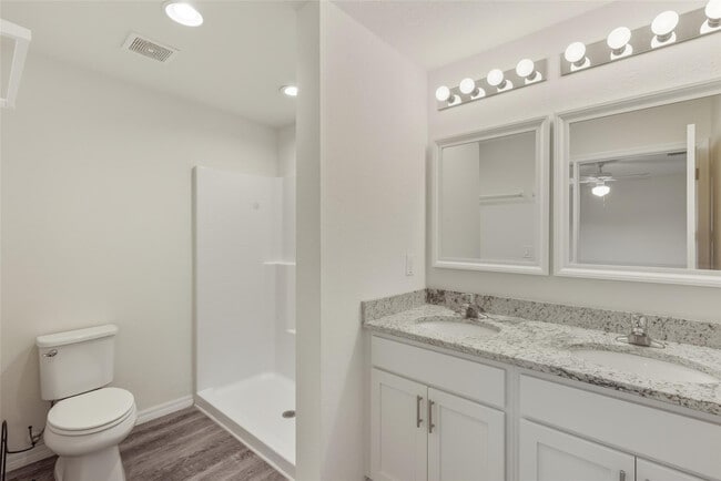 Building Photo - 8007 Royal Ct