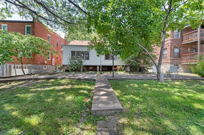 Building Photo - 3410-12 Lawn