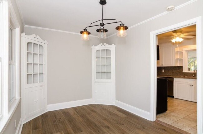 Building Photo - 229 Lullwater Dr