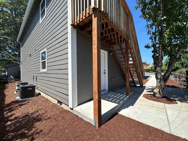 Building Photo - Brand New Construction 2 Bed 1 Bath Duplex!