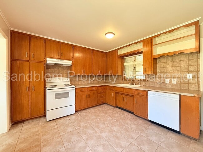 Building Photo - 2614 S Urbana Ave