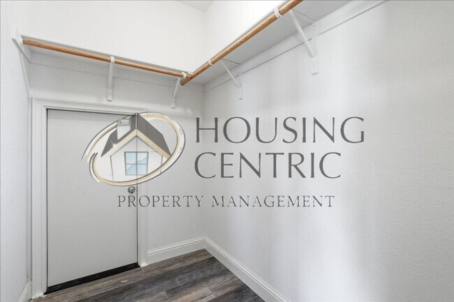 Building Photo - Executive Gated Rental with Stunning Views & Solar!