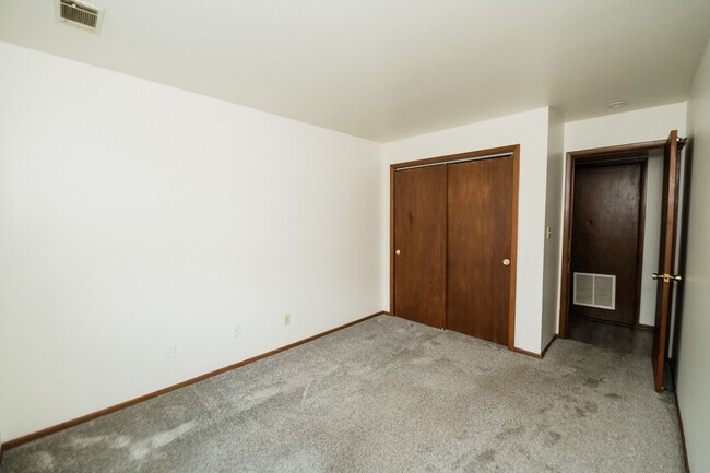 Building Photo - 3320 Randolph Pl