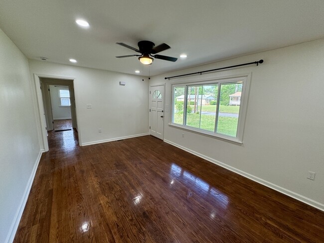 Building Photo - 3207 Searcy Dr NW