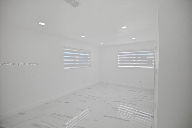 Building Photo - 7051 SW 29th St