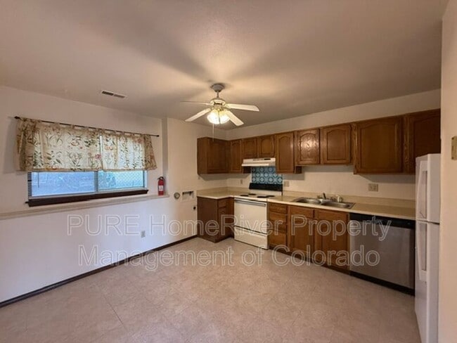 Building Photo - 1122 Yuma St