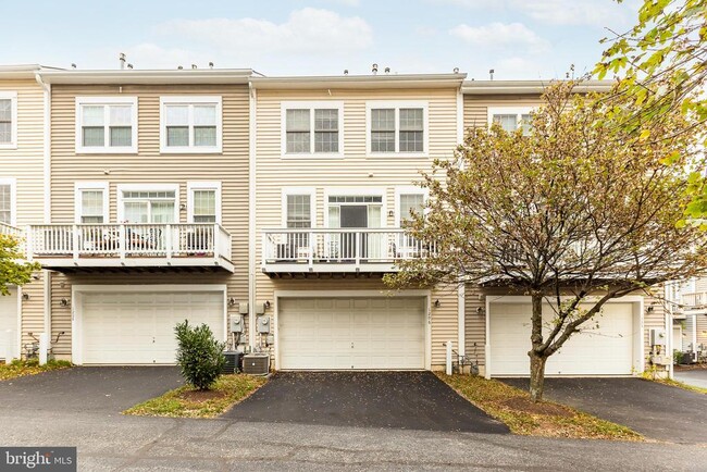 Building Photo - 1206 Maple Grove Ln