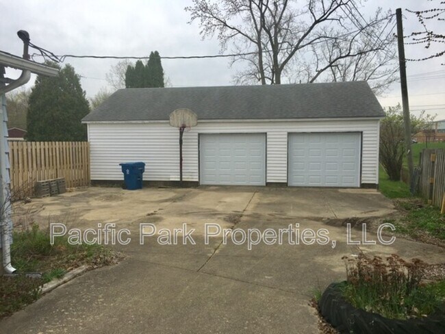 Building Photo - 9403 Shenandoah Dr