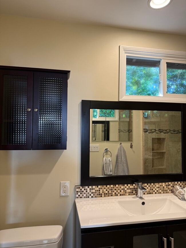 Master bathroom - 4110 Baldwin Ave