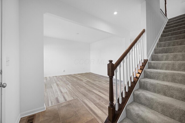 Building Photo - 6295 Honey Farm Wy