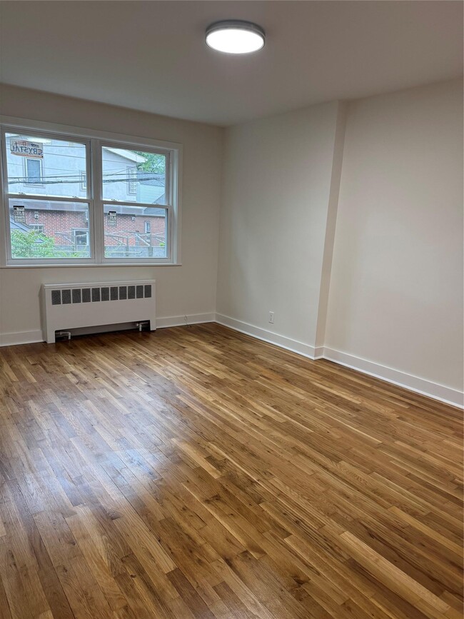 Building Photo - 61-21 185th St