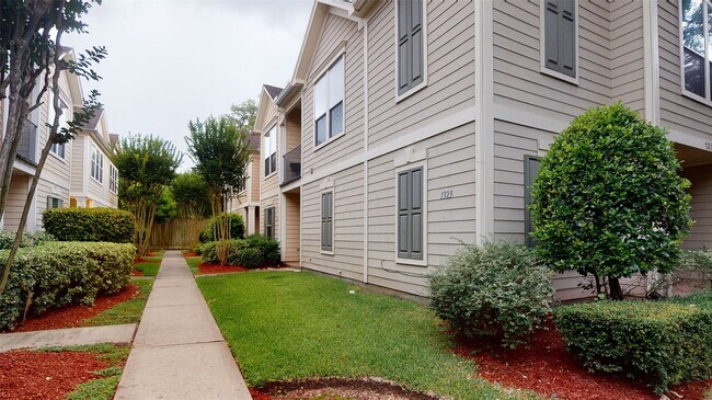 Building Photo - 1321 Paige St