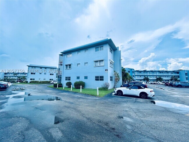 Building Photo - 2300 Park 201 Park
