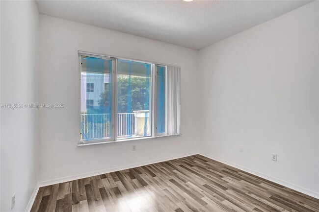 Building Photo - 1200 Town Center Dr