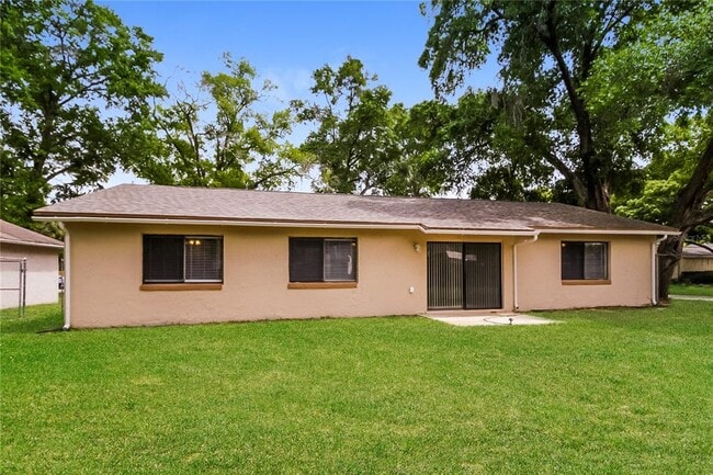 Building Photo - 900 Brennam Pl