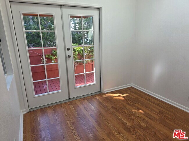 Building Photo - 632 Santa Clara Ave