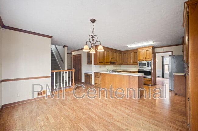 Building Photo - 2645 Wilshire Terrace