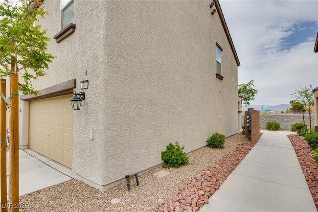 Building Photo - 5164 Steep Cliffs Ave