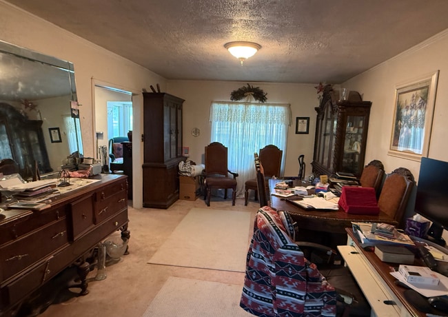 Building Photo - Cute Lehi rambler with tons of yard space ...