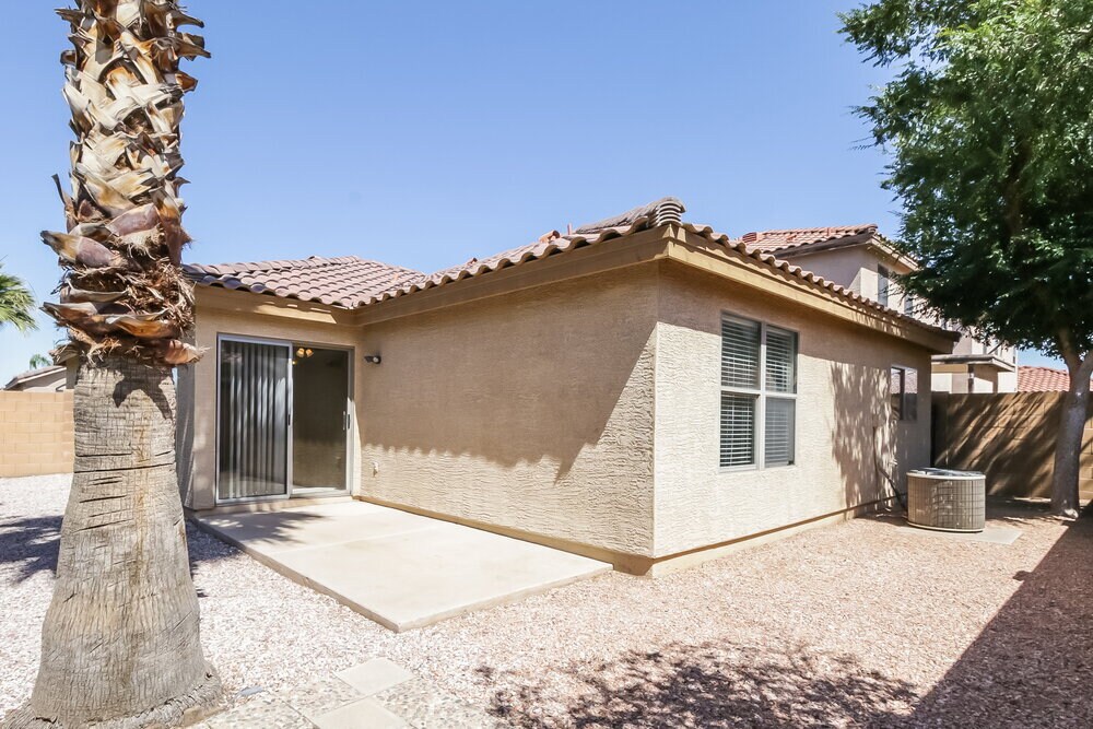 Building Photo - 2200 E Spruce Dr
