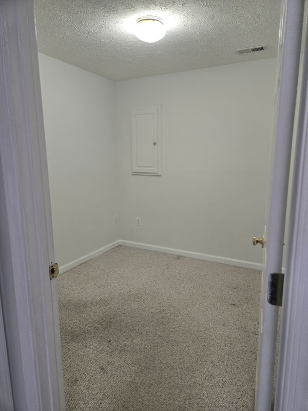 Building Photo - 6632 Granville Ct