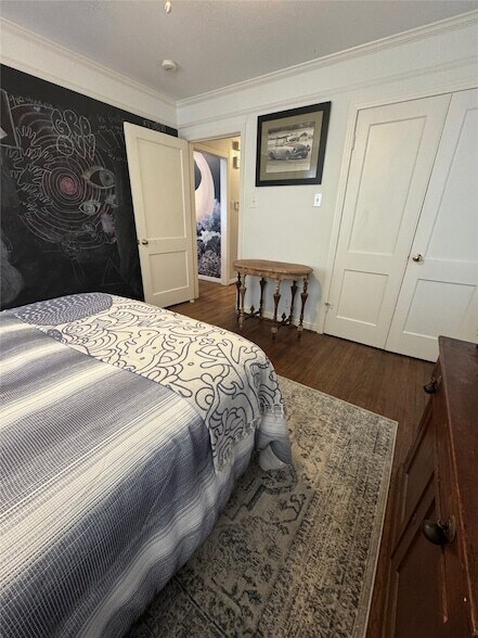 Building Photo - 8642 Daytonia Ave