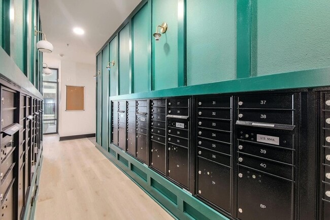 Building Photo - 2500 Longview St